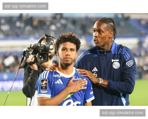 法国警方通报:已逮捕上个月袭击巴黎圣日耳曼球员住所的嫌疑人。 法国警方通报:已逮捕上个月袭击巴黎圣日耳曼球员住所的嫌疑人。