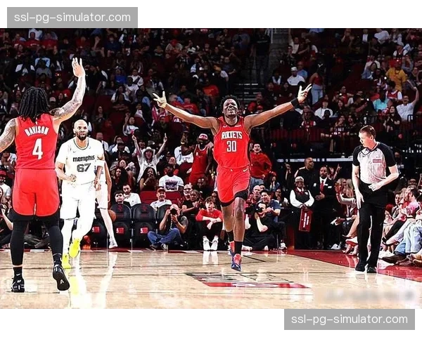 卡佩拉底角接球出手，投进个人生涯首个三分球